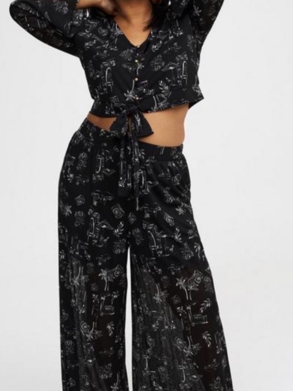Torrid V-neck 2 piece pants set-Size 0